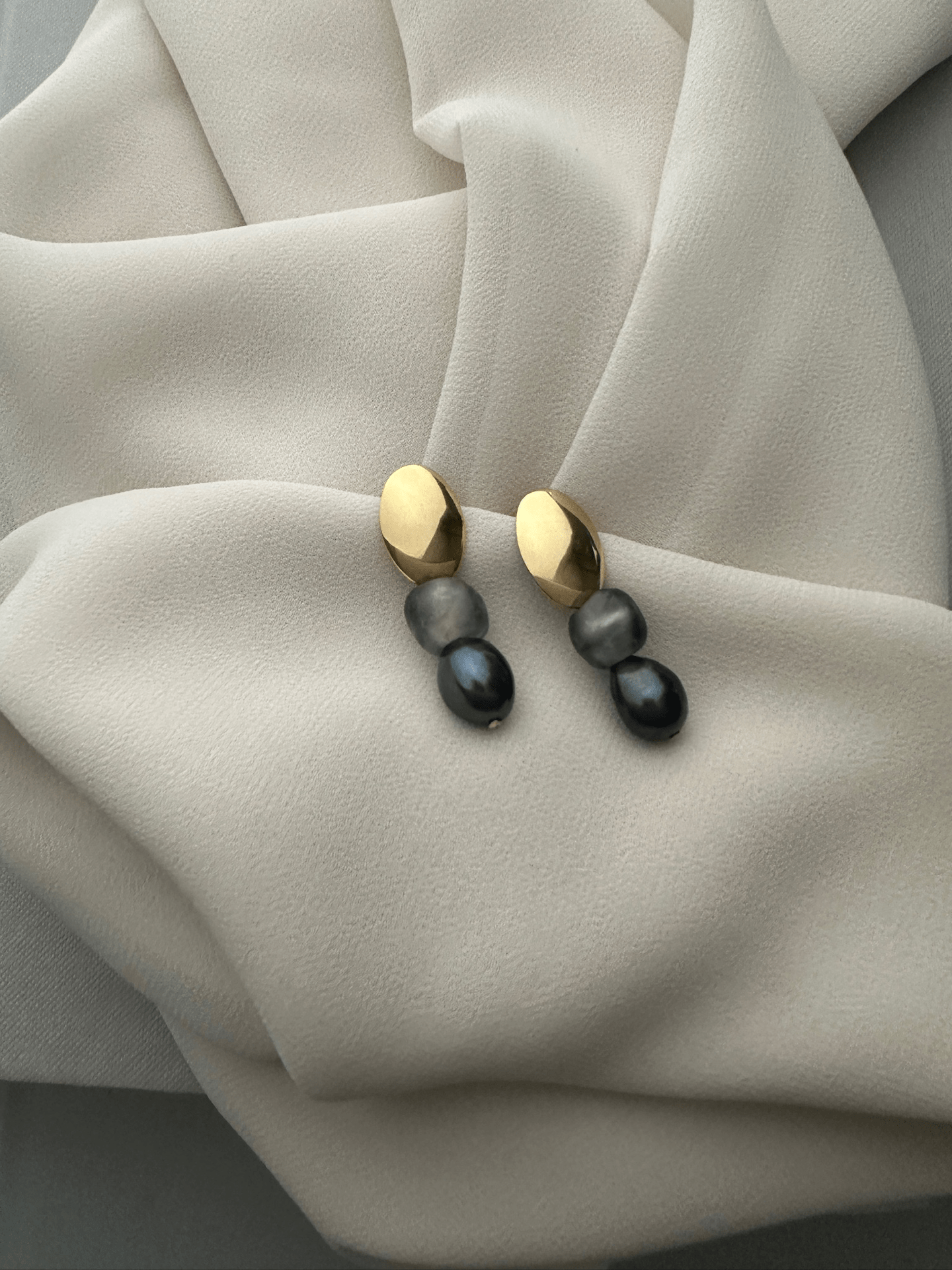 ELENA PEARL EARRINGS | Gold-Filled Pearl Glass Beaded Earrings