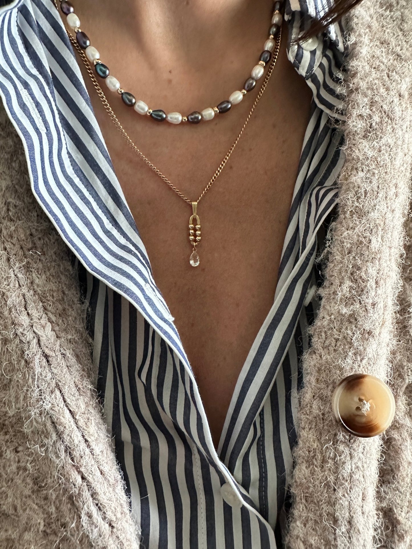 EVA Gold Pearl Necklace