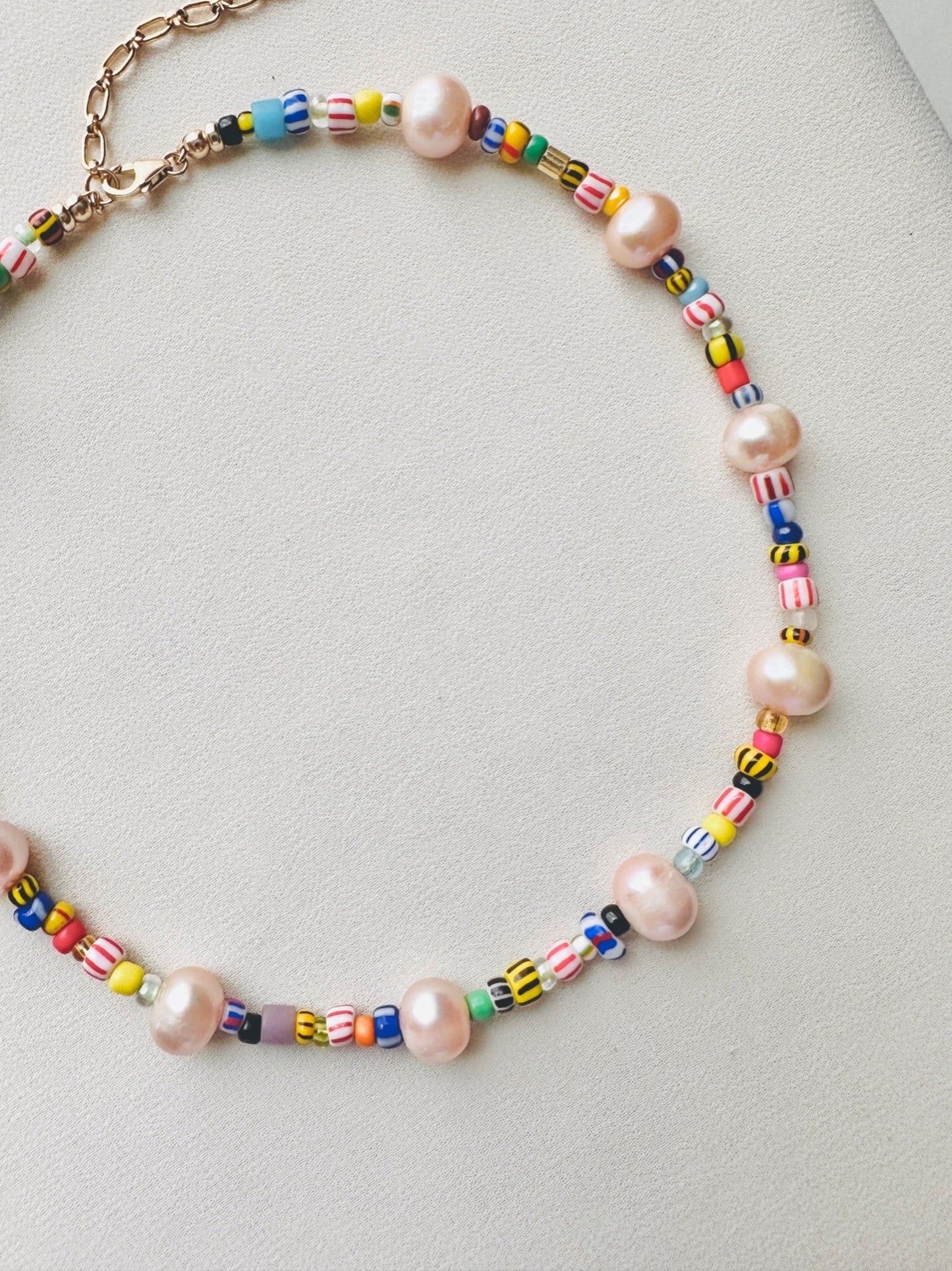 ISSA PEARL BEADED NECKLACE | Gold-Filled Glass Colorful Necklace