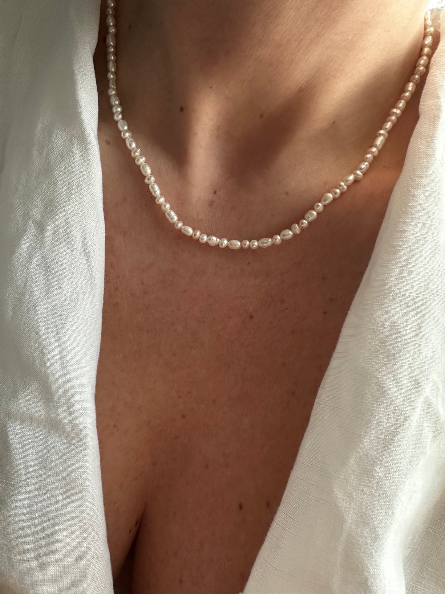 LILI Pearl Necklace