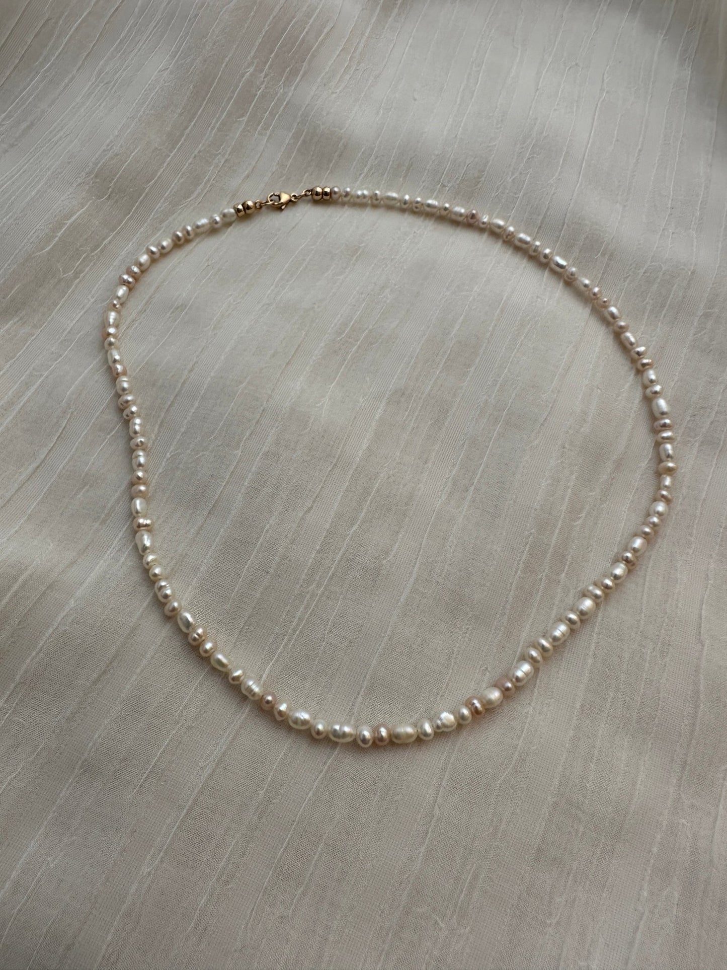 LILI Pearl Necklace
