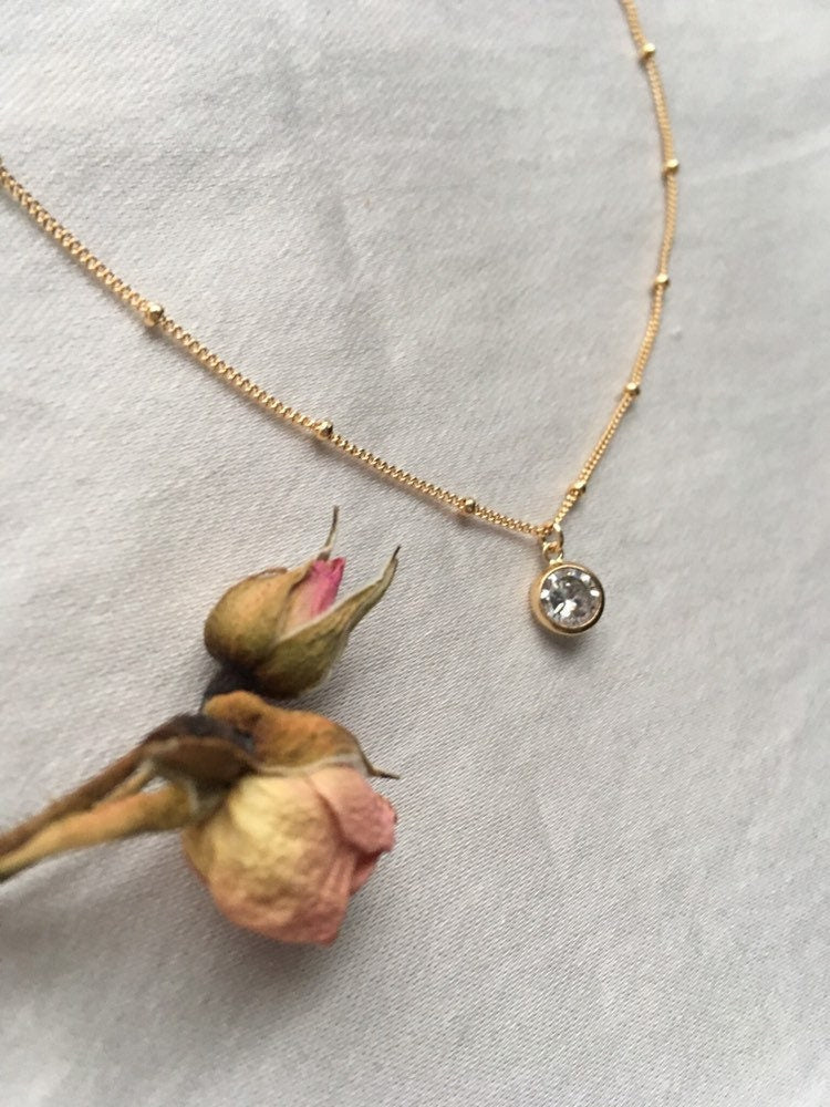 ORIA Crystal Gold Necklace