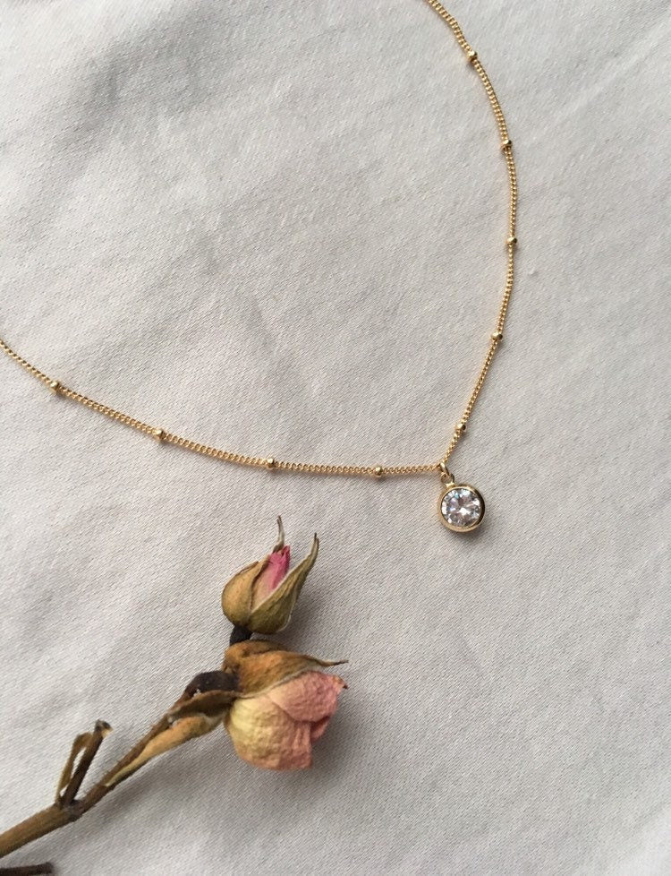 ORIA Crystal Gold Necklace