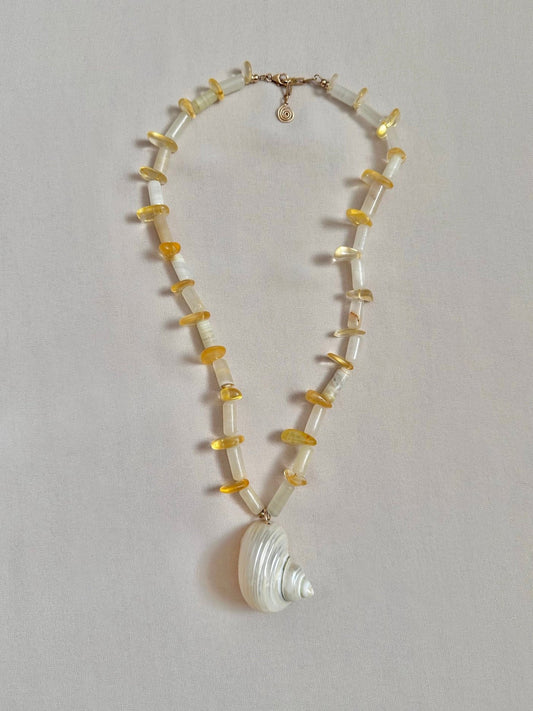 ROMY NECKLACE | Citrine Beads with Natural Shell Pendant