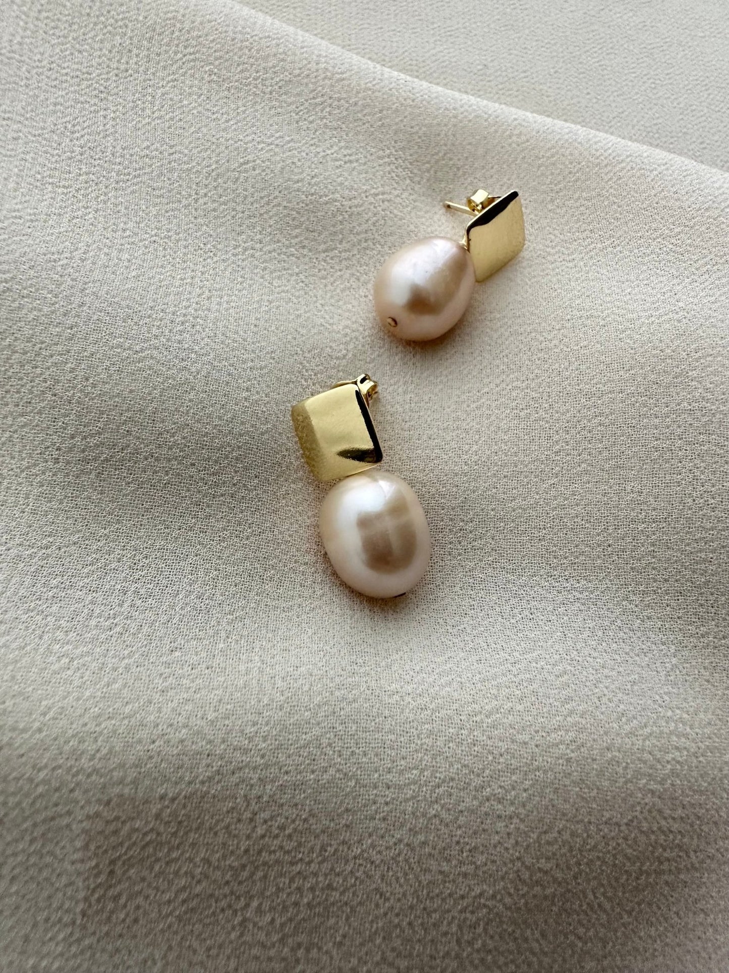 SANDRA PEARL EARRINGS | Gold-Filled Dangle Drop Pearl Stud Earrings