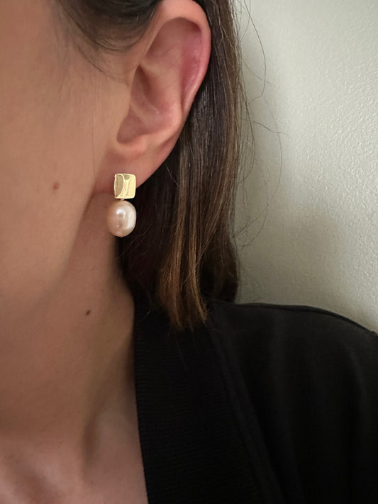 SANDRA Pearl Gold Earrings