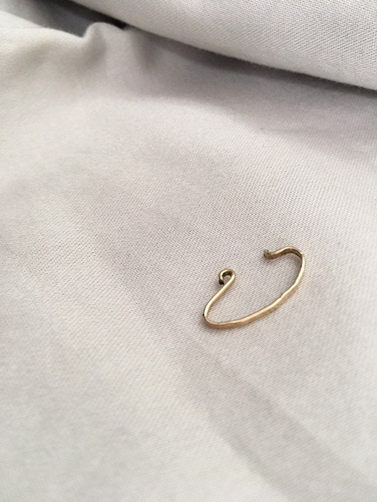 BOVA Gold Ear Cuff