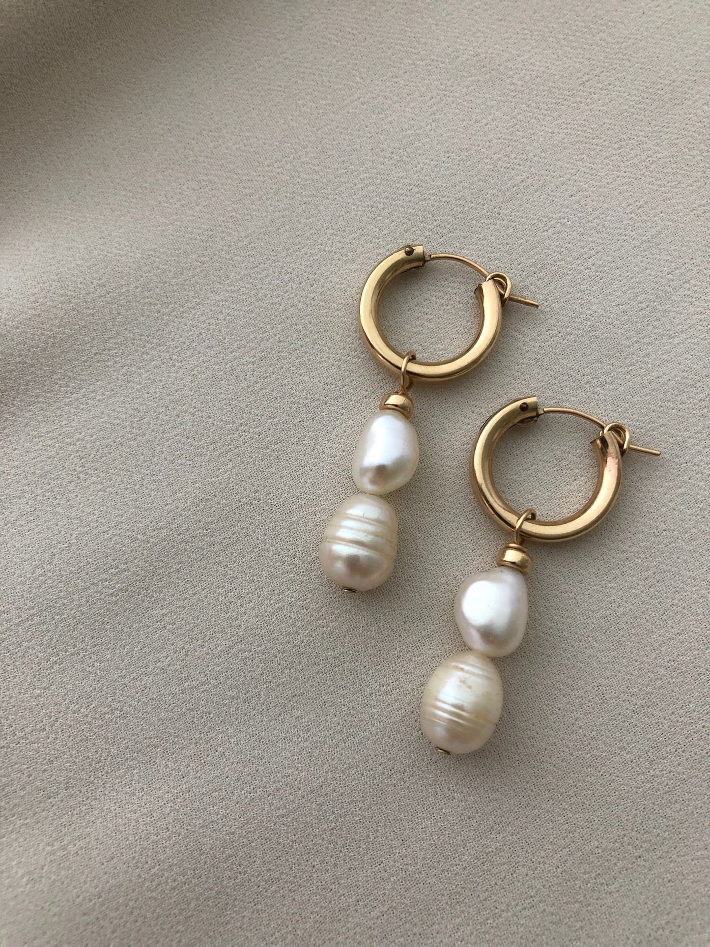 EILISH Gold Pearl Hoops