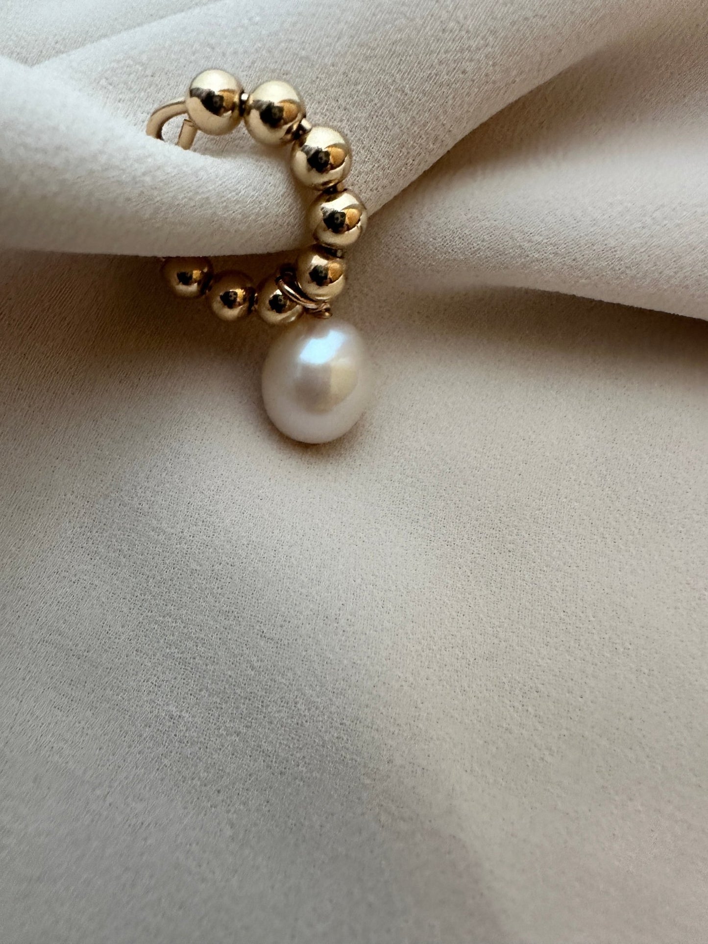 LUCIA Gold Pearl Ear Cuff