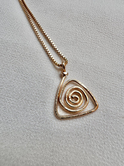 MAYA PENDANT NECKLACE