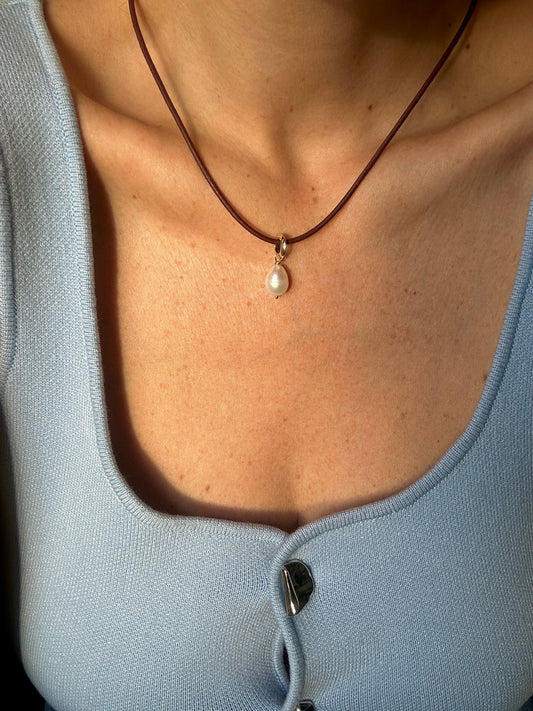 POPPI NECKLACE | Leather Cord Necklace with Freshwater Pearl