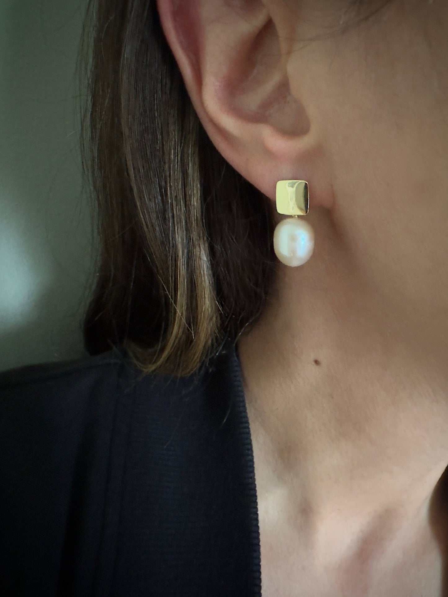 SANDRA Pearl Gold Earrings