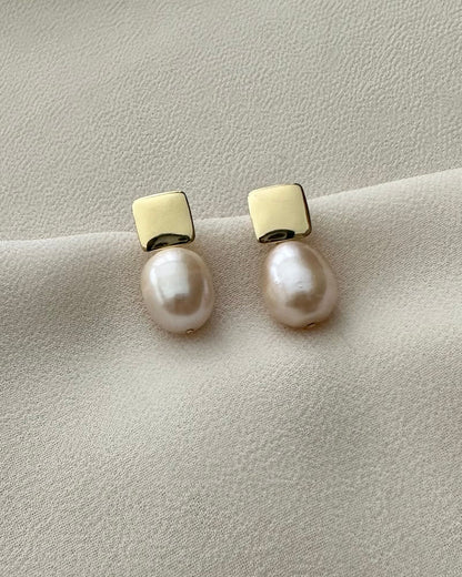 SANDRA PEARL EARRINGS