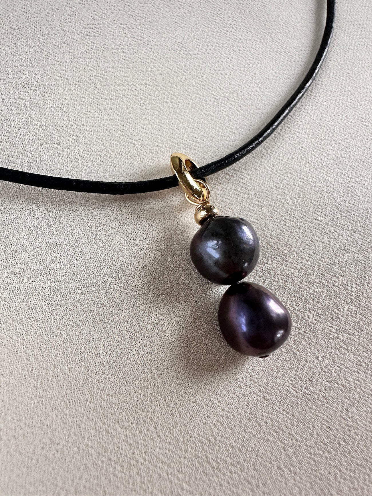 Minimal dark pearl necklace handmade in Toronto
