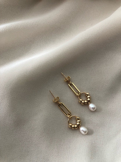 SIA PEARL EARRINGS