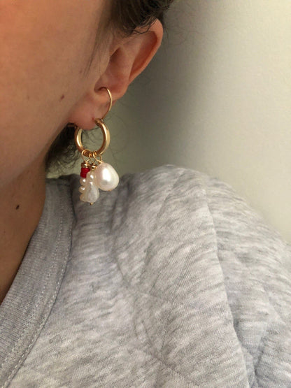 SISI PEARL HOOP EARRINGS