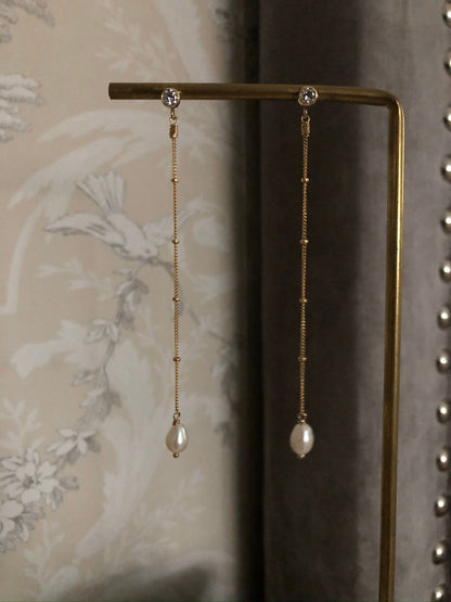 VINEA PEARL EARRINGS