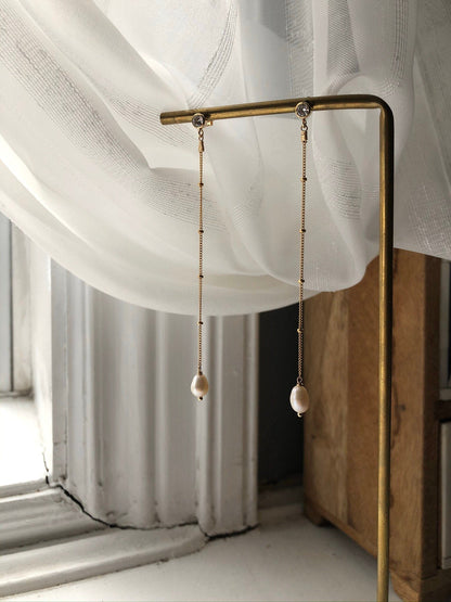 VINEA PEARL EARRINGS