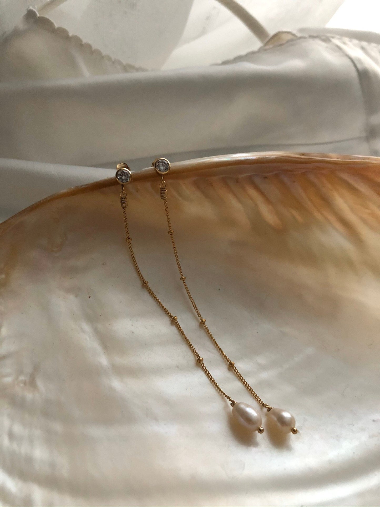 VINEA Pearl Gold Earrings