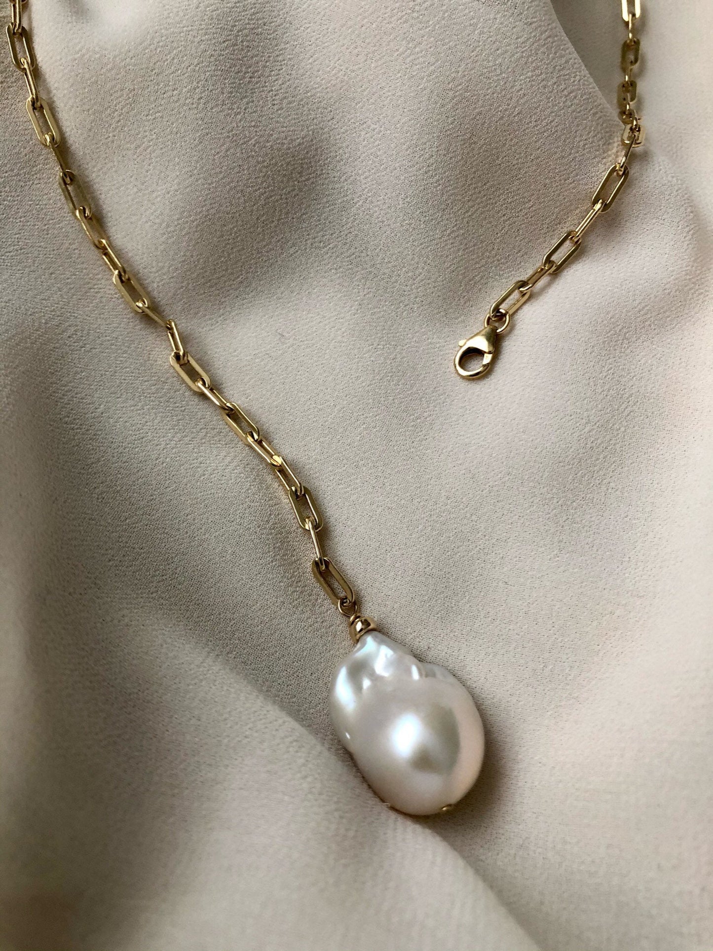 AMAL Gold Pearl Necklace