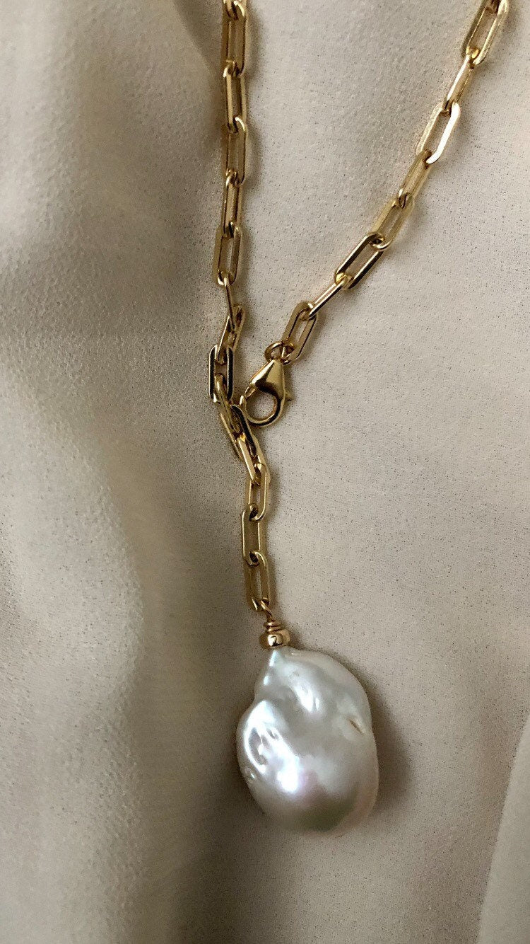 AMAL Gold Pearl Necklace